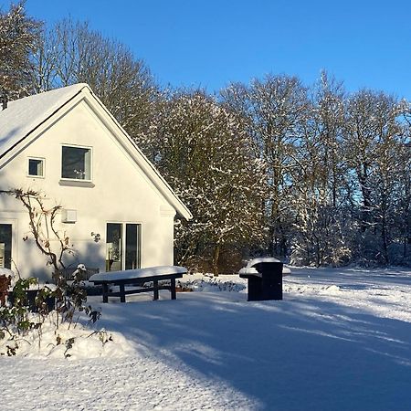 Skont Hus Pa Landet Taet Pa Billund Villa Give Ngoại thất bức ảnh