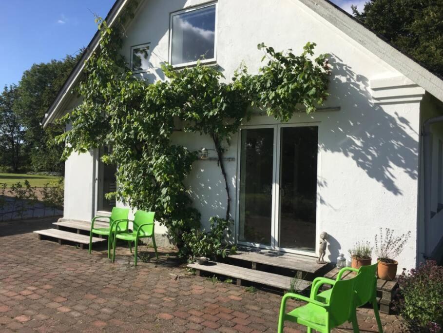 Skont Hus Pa Landet Taet Pa Billund Villa Give Ngoại thất bức ảnh